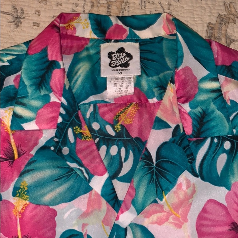 Hilo Hattie Tropical Hawaiian Shirt - Picture 5 of 6